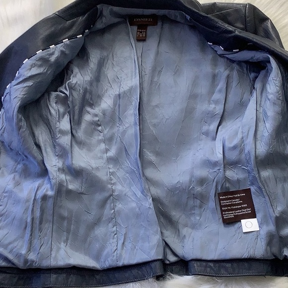 DANIER Leather Blazer - Picture 9 of 11